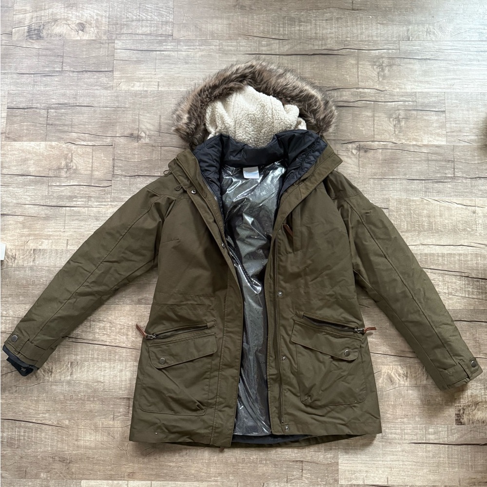Columbia Olive Ski/Winter Jacket with Faux Fur Hood